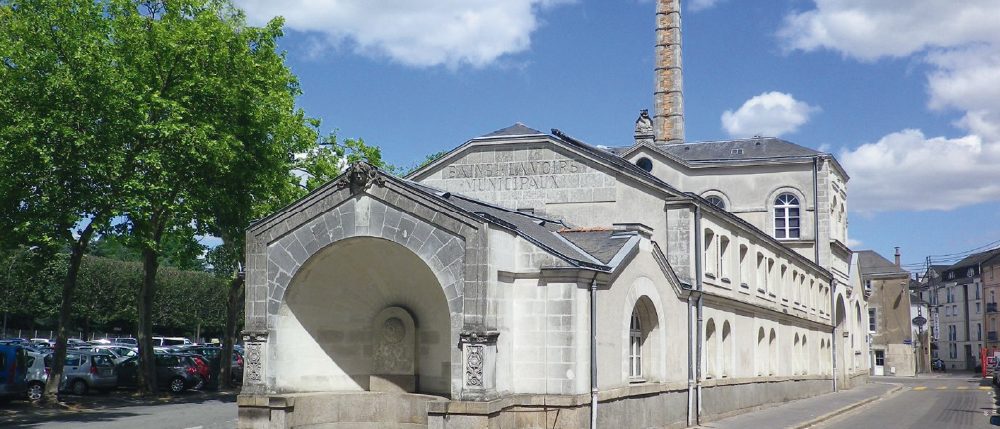 Photo ext Bains Douches 01